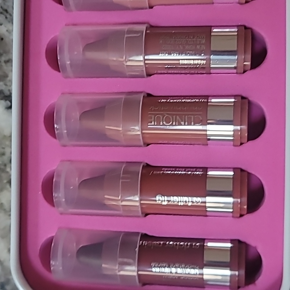 Clinique Chubbettes RARE Lip Set - Picture 3 of 16